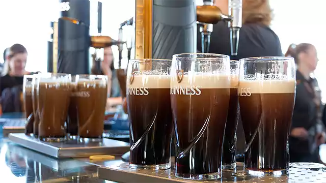 Guinness pints klaar voor gebruik