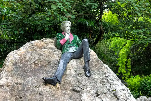 Oscar Wilde in Merrion Square Dublin