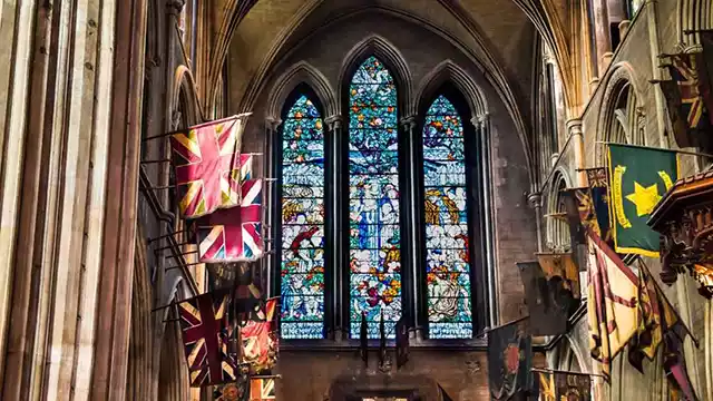 St Patrick’s Cathedral, glas in lood ramen