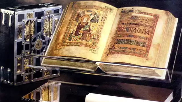 Trinity College Book Of Kells